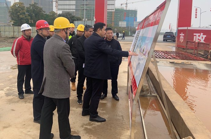 南昌縣委常委,縣政府黨組副書記、副縣長付向宇到小藍大道快速化工程走訪調(diào)研691.jpg